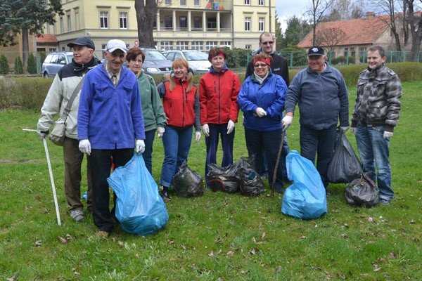 mieszkancy-posprzatali-cieplice-foto-57460