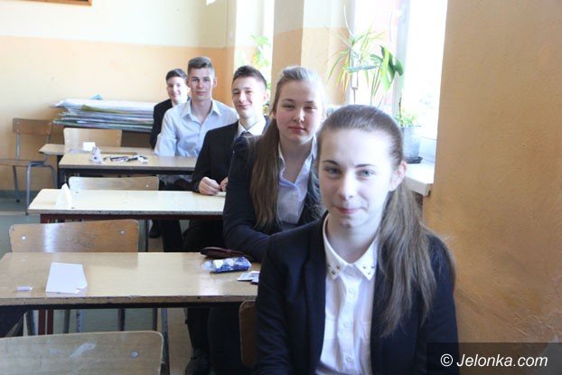 gimnazjalisci-pisza-testy-foto-57480