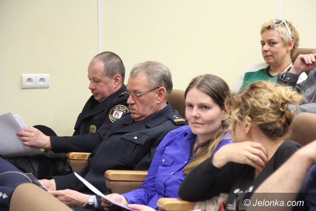 debatowali-jak-walczyc-z-przemoca-w-rodzinie-foto-57488
