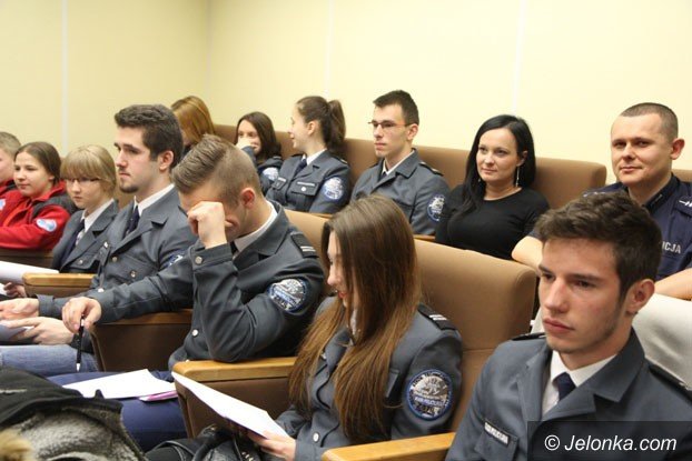 debatowali-jak-walczyc-z-przemoca-w-rodzinie-foto-57488
