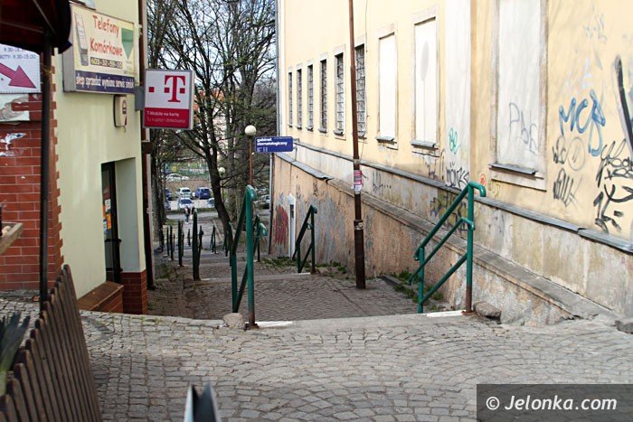 nowa-ulica-remont-schodkow-i-wstydliwego-parkingu-w-planach-foto-57494