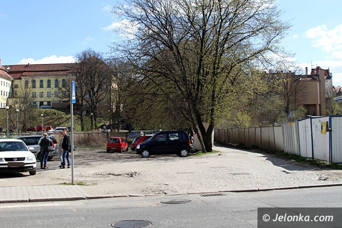 nowa-ulica-remont-schodkow-i-wstydliwego-parkingu-w-planach-foto-57494