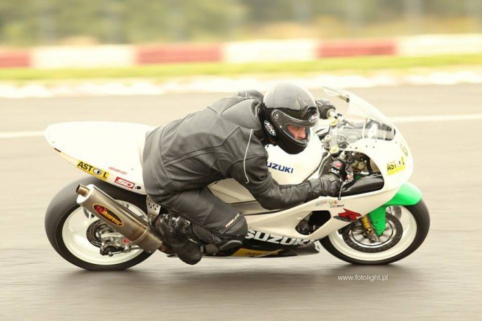 z-kamilem-abiencem-o-bezpiecznej-jezdzie-motocyklem-57507