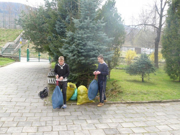 w-kowarach-uczniowie-dbaja-o-srodowisko-foto-57508