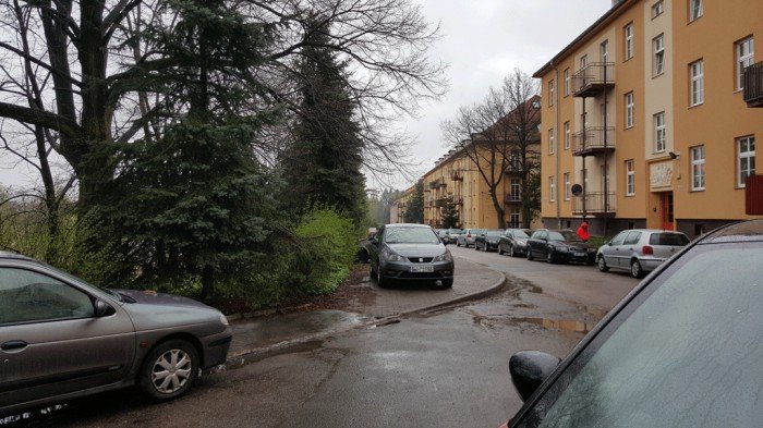 na-kadetow-nie-ma-gdzie-zaparkowac-foto-57619