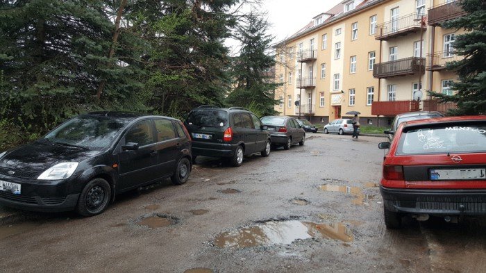 na-kadetow-nie-ma-gdzie-zaparkowac-foto-57619