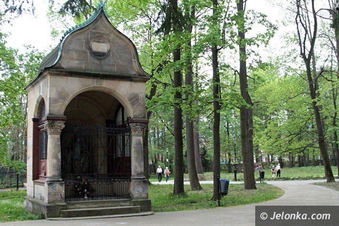 rzezba-sw-rodziny-doczeka-sie-renowacji-foto-57742