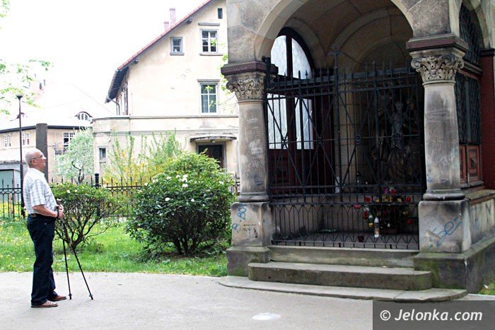rzezba-sw-rodziny-doczeka-sie-renowacji-foto-57742
