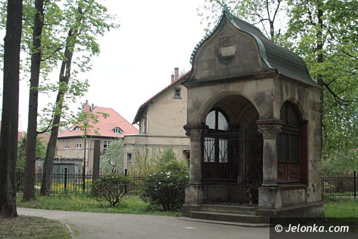rzezba-sw-rodziny-doczeka-sie-renowacji-foto-57742