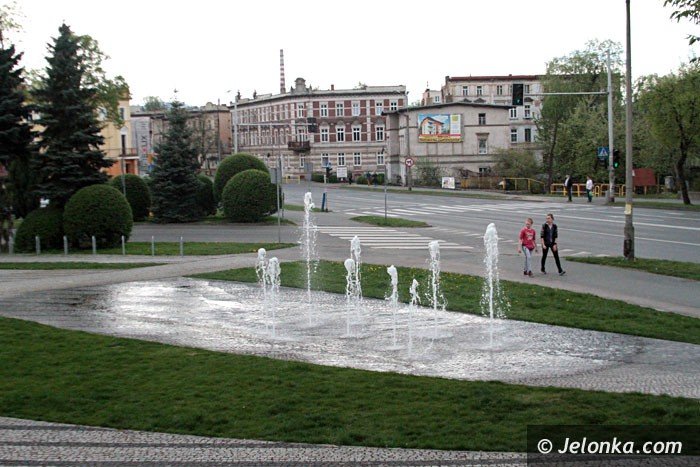 fontanna-przy-ul-wolnosci-dziaa-foto-57768
