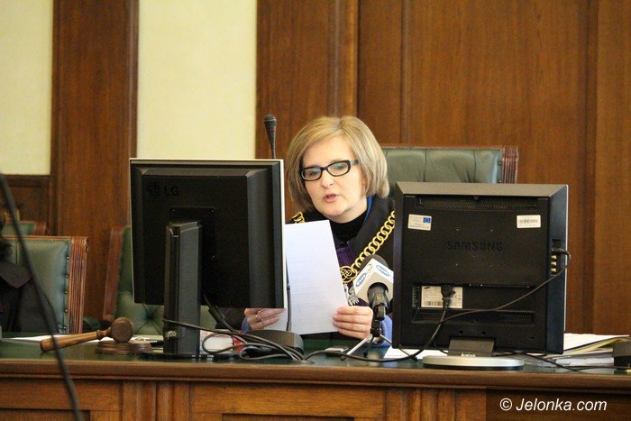 wyrok-w-zawieszeniu-za-leczenie-sie-marihuana-foto-57770