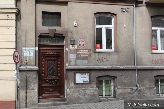 siedziba-szkoy-muzycznej-wypieknieje-foto-57784