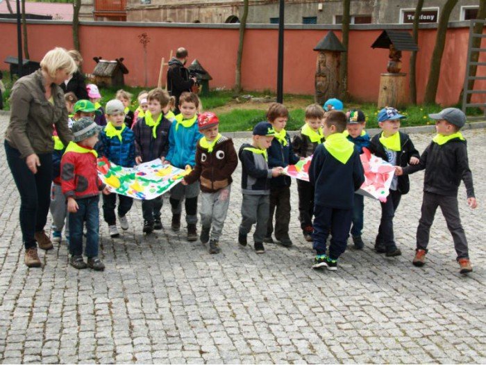 kwiecisty-maj-jeleniogorskich-przedszkolakow-foto-57786