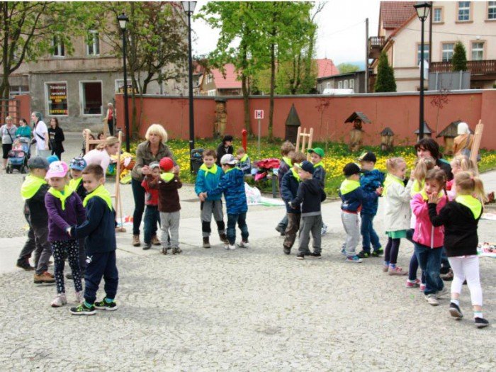 kwiecisty-maj-jeleniogorskich-przedszkolakow-foto-57786