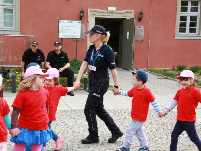 kwiecisty-maj-jeleniogorskich-przedszkolakow-foto-57786