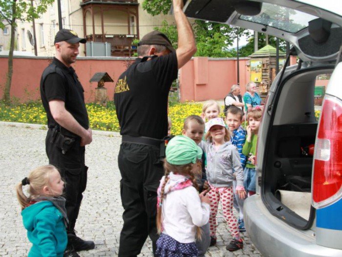 kwiecisty-maj-jeleniogorskich-przedszkolakow-foto-57786