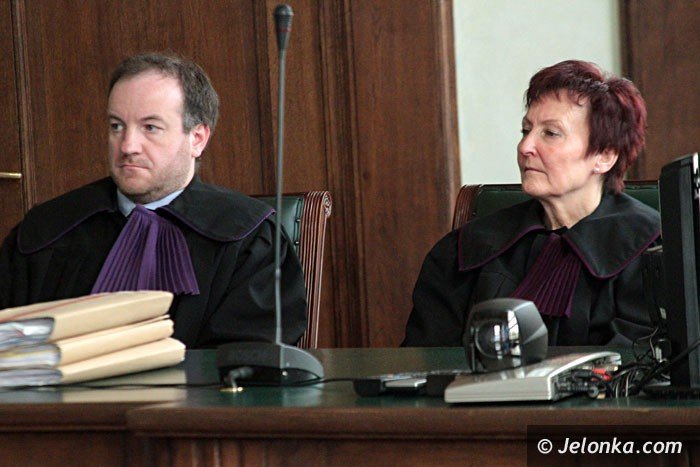 wyrok-za-smiertelny-cios-nozem-w-serce-foto-57812