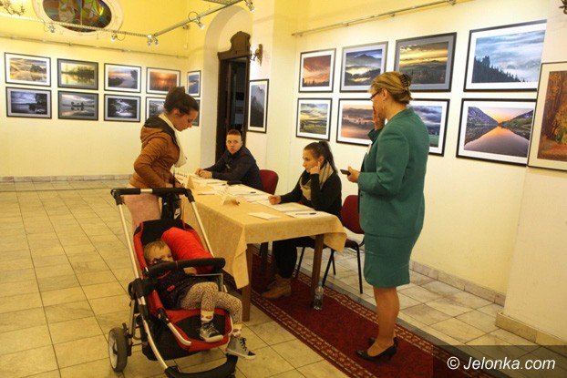 coraz-wiecej-jeleniogorzan-gosuje-foto-57832