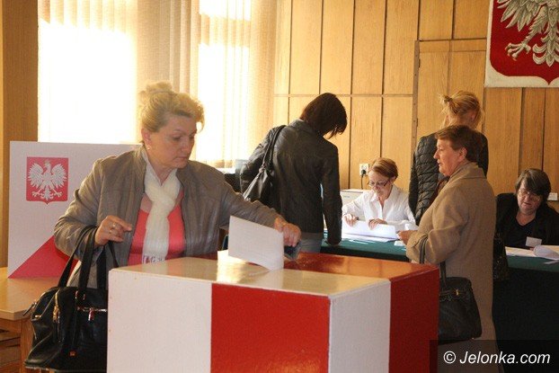 coraz-wiecej-jeleniogorzan-gosuje-foto-57832