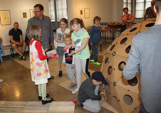7-noc-muzeow-w-muzeum-karkonoskim-moc-atrakcji-i-tumy-zwiedzajacych-foto-video-57954