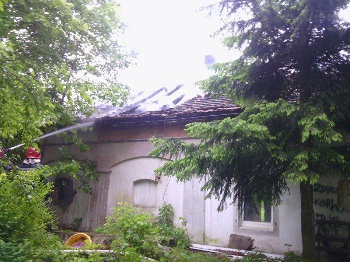 podpalenie-budynku-przy-ul-wolnosci-foto-58035