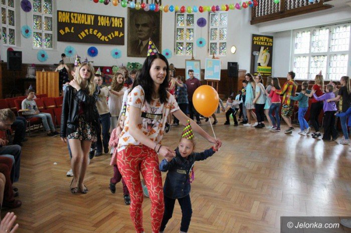 niezwyky-bal-radosna-integracja-w-zeromie-foto-58073