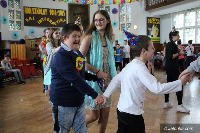 niezwyky-bal-radosna-integracja-w-zeromie-foto-58073
