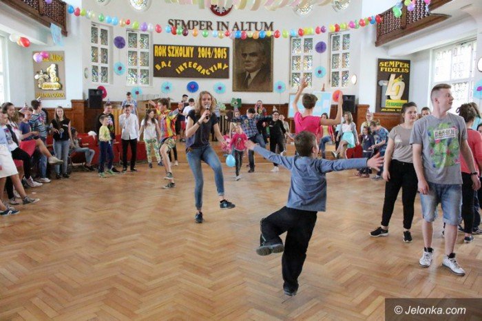 niezwyky-bal-radosna-integracja-w-zeromie-foto-58073