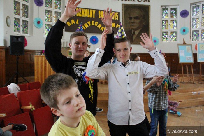 niezwyky-bal-radosna-integracja-w-zeromie-foto-58073