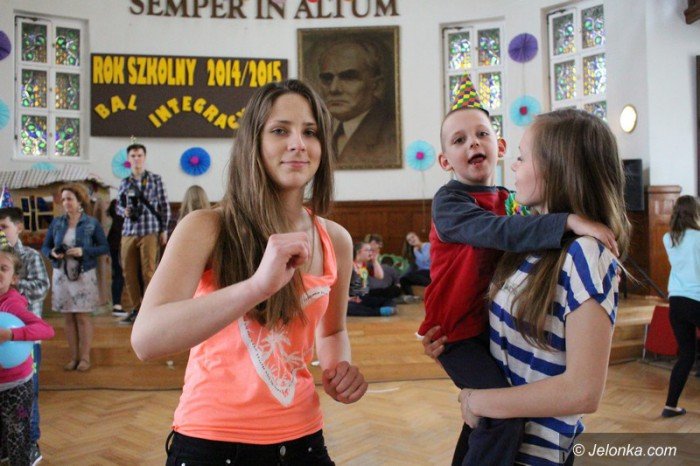 niezwyky-bal-radosna-integracja-w-zeromie-foto-58073