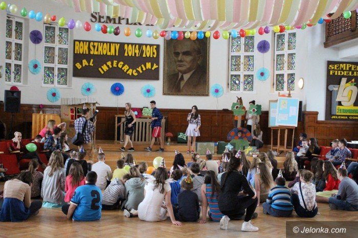 niezwyky-bal-radosna-integracja-w-zeromie-foto-58073