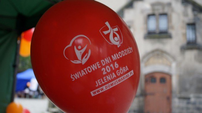 jelenia-gore-odwiedzi-2-tysiace-modych-ludzi-foto-58091