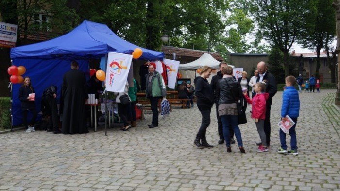 jelenia-gore-odwiedzi-2-tysiace-modych-ludzi-foto-58091