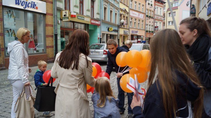 jelenia-gore-odwiedzi-2-tysiace-modych-ludzi-foto-58091