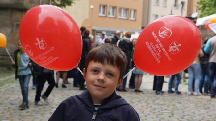 jelenia-gore-odwiedzi-2-tysiace-modych-ludzi-foto-58091