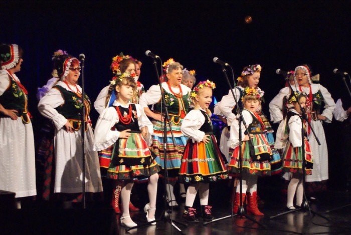 weselili-sie-na-ludowo-w-sobieszowie-foto-58116