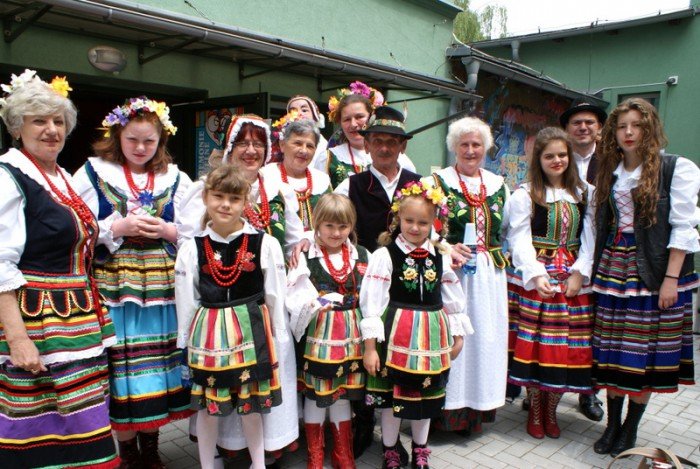 weselili-sie-na-ludowo-w-sobieszowie-foto-58116