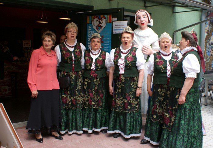 weselili-sie-na-ludowo-w-sobieszowie-foto-58116
