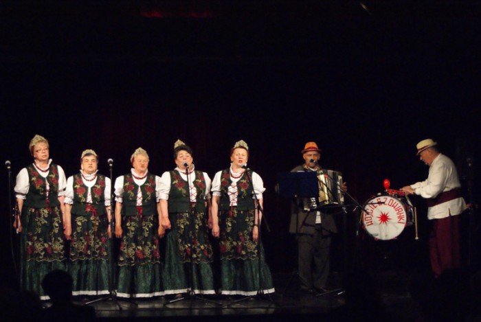 weselili-sie-na-ludowo-w-sobieszowie-foto-58116