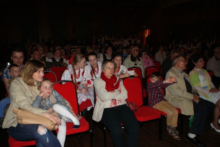 weselili-sie-na-ludowo-w-sobieszowie-foto-58116