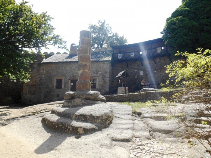 zamek-w-rozsypce-pilnie-potrzebny-remont-foto-58150