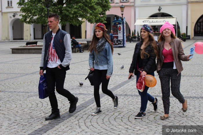 uczniowie-promowali-sprawiedliwy-handel-foto-58163