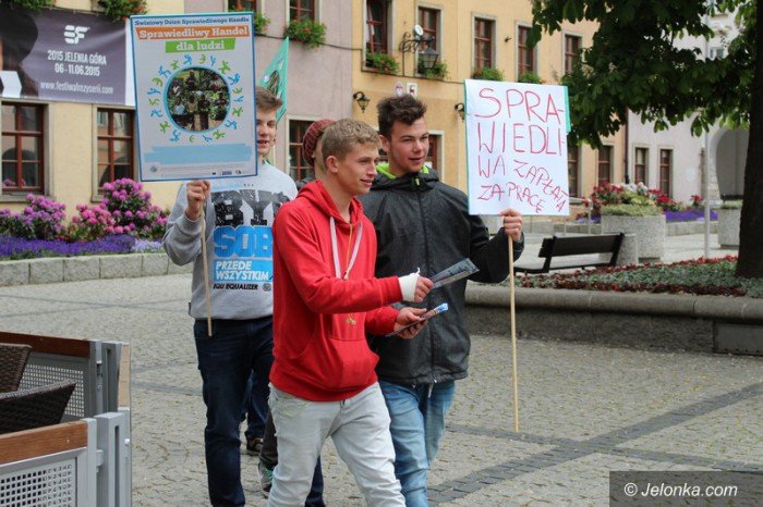uczniowie-promowali-sprawiedliwy-handel-foto-58163
