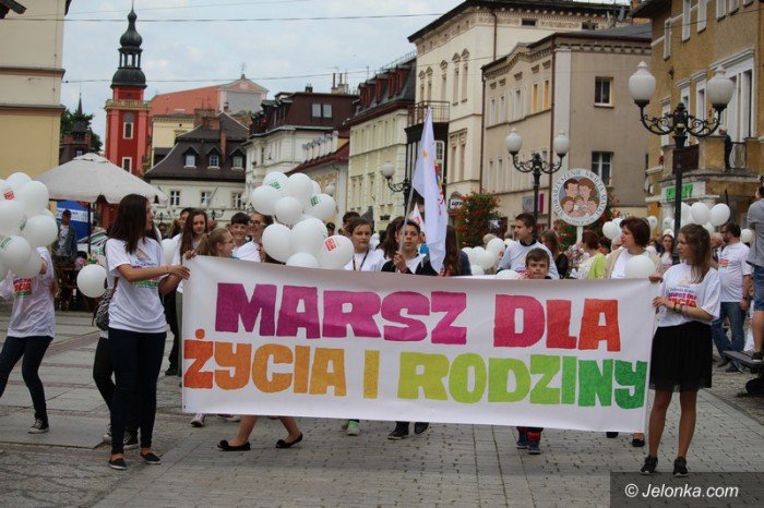 jeleniogorzanie-w-marszu-dla-zycia-i-rodziny-foto-58219