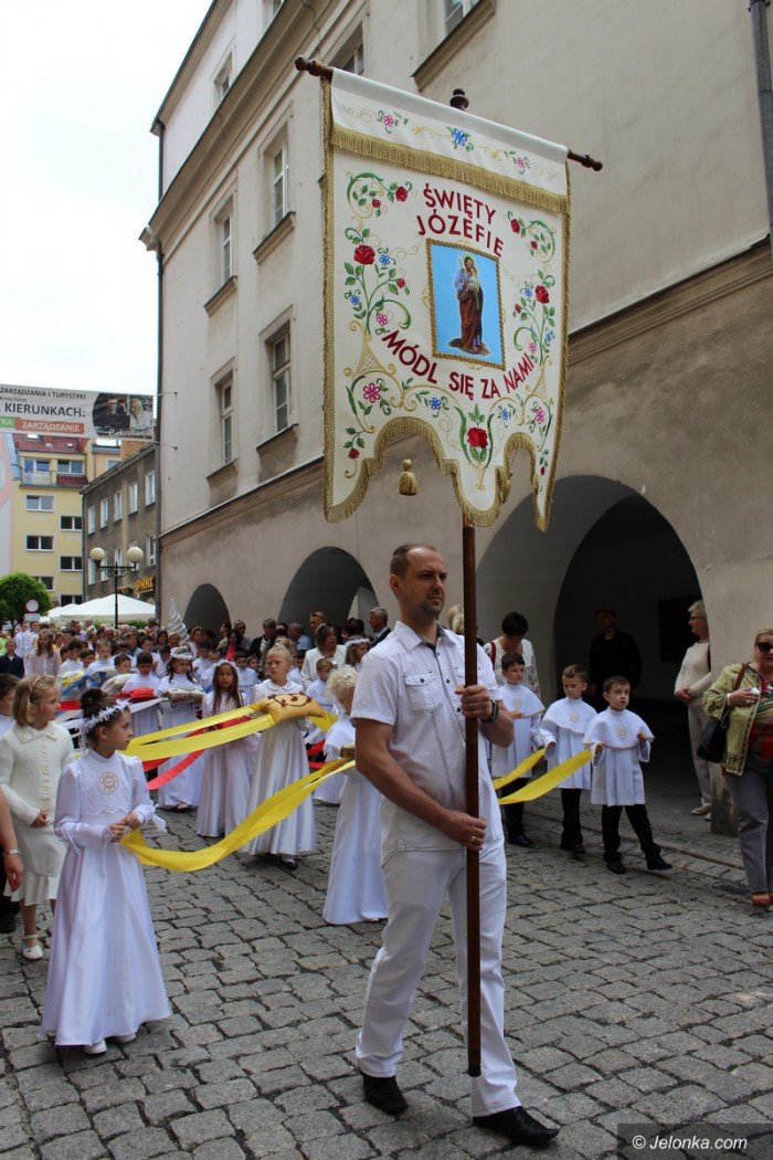 procesja-bozego-ciaa-przesza-ulicami-miasta-foto-video-58285