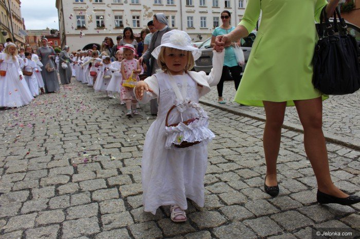 procesja-bozego-ciaa-przesza-ulicami-miasta-foto-video-58285