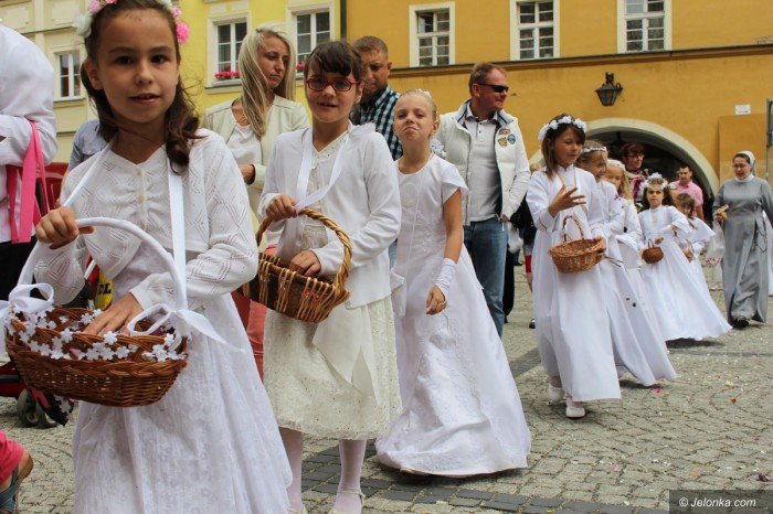 procesja-bozego-ciaa-przesza-ulicami-miasta-foto-video-58285