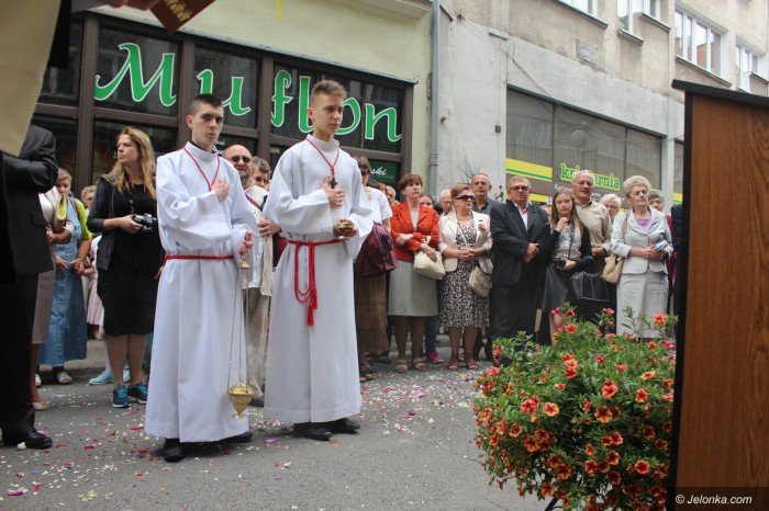 procesja-bozego-ciaa-przesza-ulicami-miasta-foto-video-58285