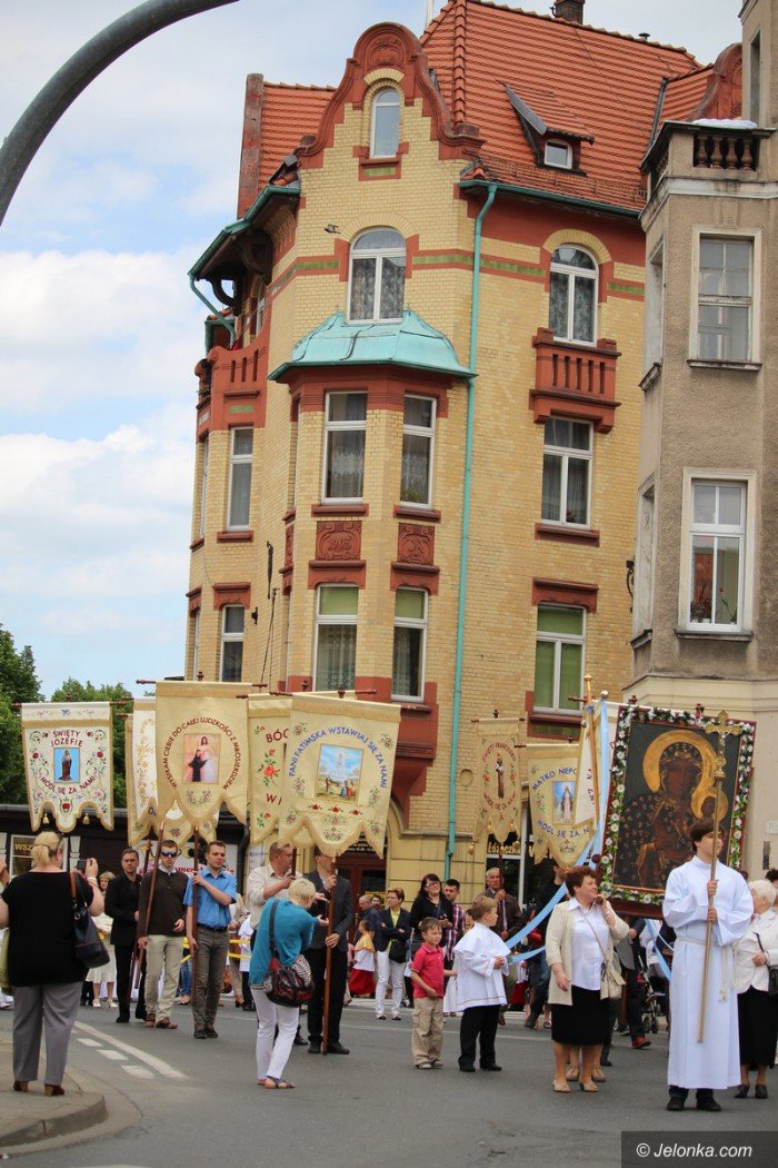procesja-bozego-ciaa-przesza-ulicami-miasta-foto-video-58285