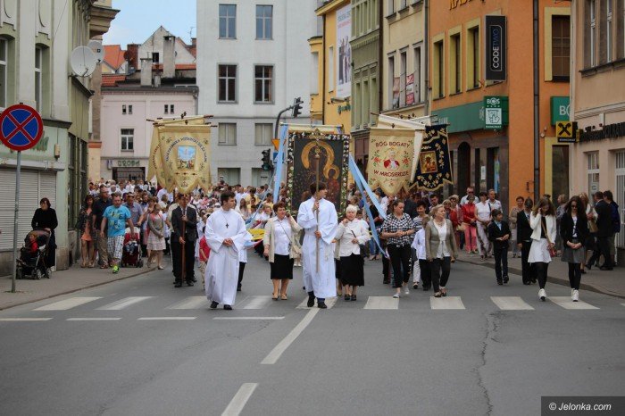 procesja-bozego-ciaa-przesza-ulicami-miasta-foto-video-58285